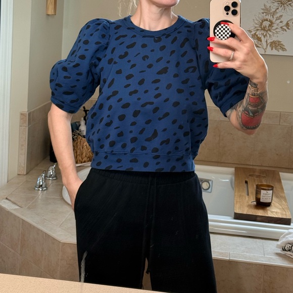 Clare V marine jag puff sleeve tee size small EUC - Picture 7 of 7